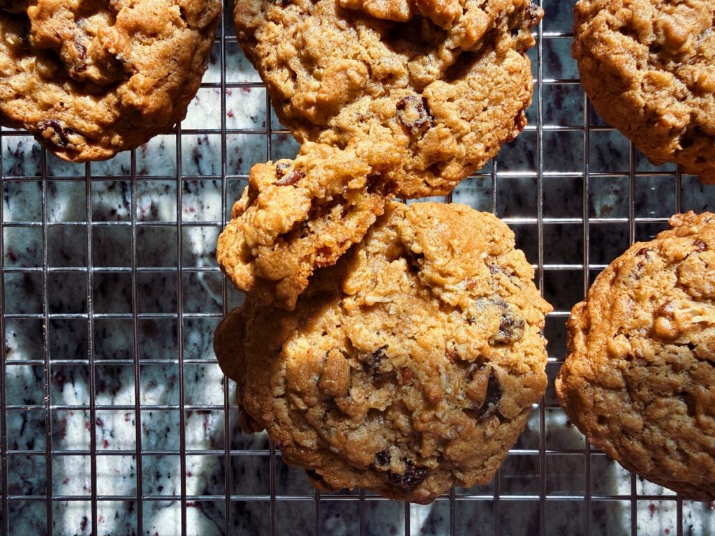 gluten-free chewy oatmeal raisin cookies