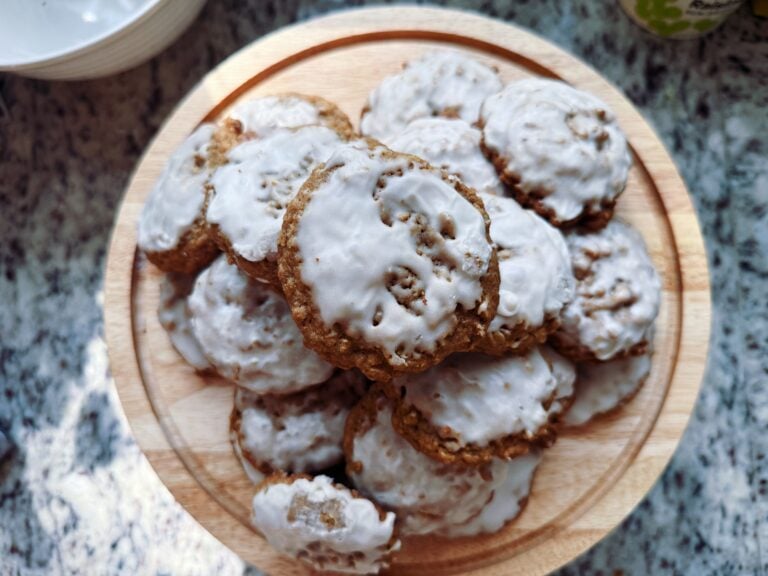 A Chewy Gluten-Free Iced Oatmeal Cookie Recipe